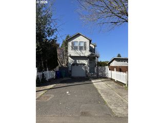 9143 Se PINE St, Portland, OR 97216