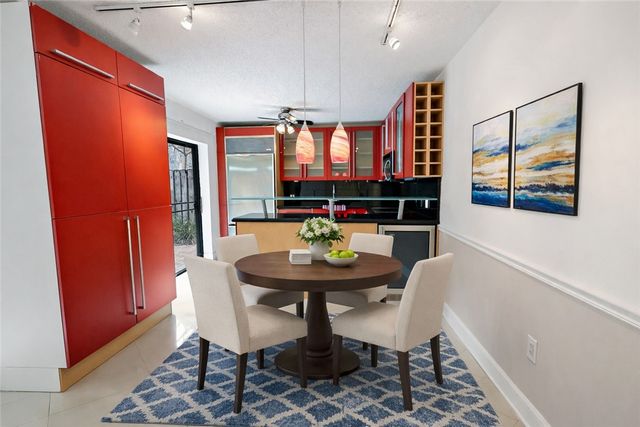 350 E Waverly Place 5C, Vero Beach, FL 32960