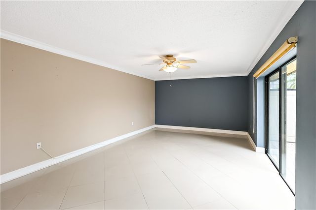 350 E Waverly Place 5C, Vero Beach, FL 32960