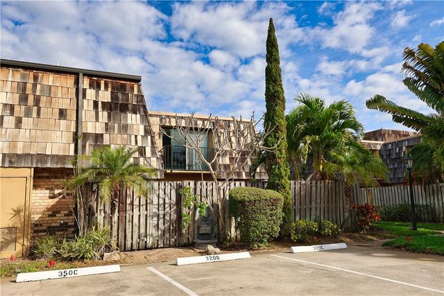 350 E Waverly Place 5C, Vero Beach, FL 32960