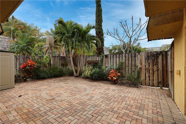 350 E Waverly Place 5C, Vero Beach, FL 32960
