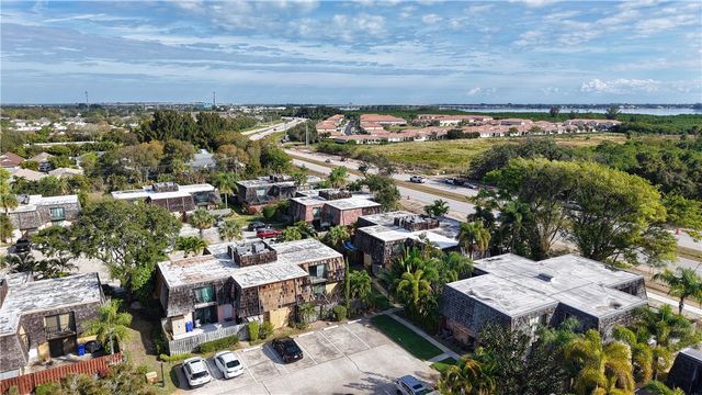 350 E Waverly Place 5C, Vero Beach, FL 32960