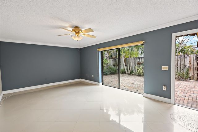 350 E Waverly Place 5C, Vero Beach, FL 32960