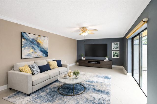 350 E Waverly Place 5C, Vero Beach, FL 32960