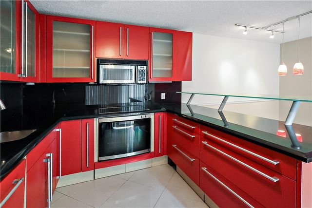 350 E Waverly Place 5C, Vero Beach, FL 32960