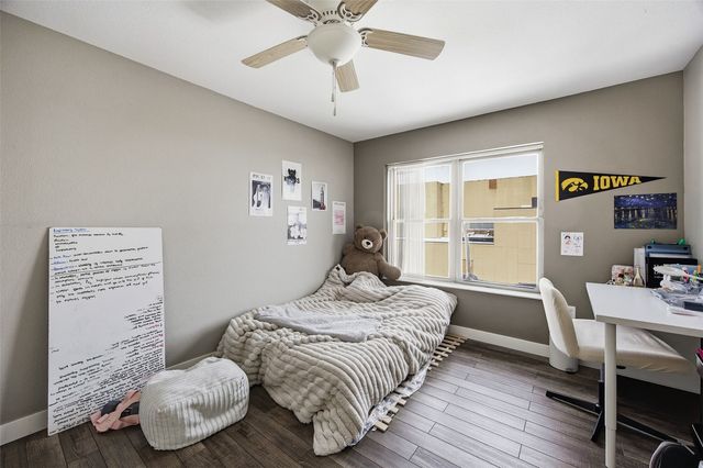 332 S Linn Street 414, Iowa City, IA 52240