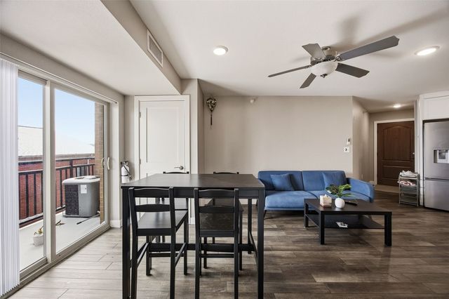 332 S Linn Street 414, Iowa City, IA 52240