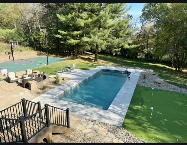 8760 Pine Crest Lane NW, Rochester, MN 55901