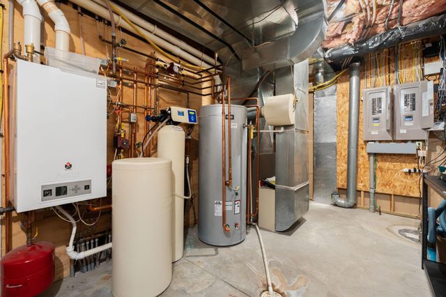 8760 Pine Crest Lane NW, Rochester, MN 55901