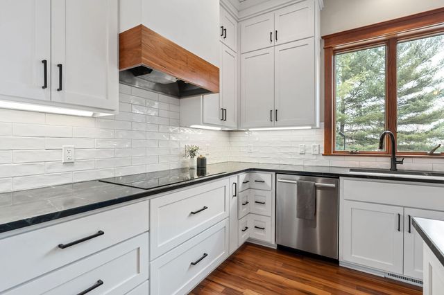 8760 Pine Crest Lane NW, Rochester, MN 55901