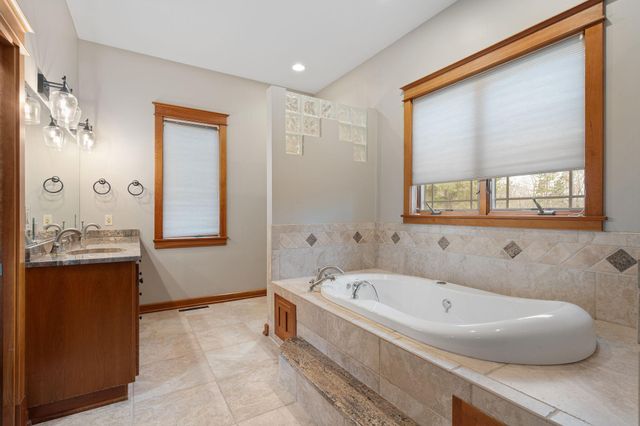 8760 Pine Crest Lane NW, Rochester, MN 55901