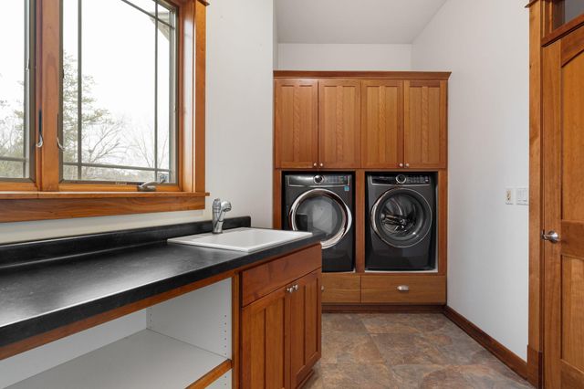 8760 Pine Crest Lane NW, Rochester, MN 55901