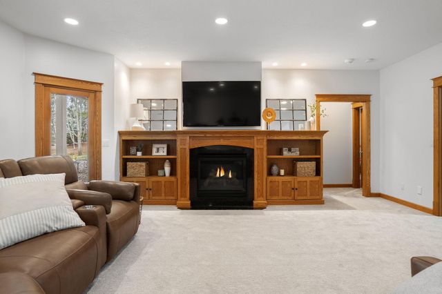 8760 Pine Crest Lane NW, Rochester, MN 55901