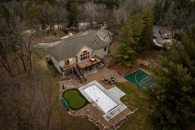 8760 Pine Crest Lane NW, Rochester, MN 55901