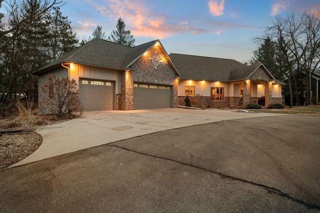 8760 Pine Crest Lane NW, Rochester, MN 55901