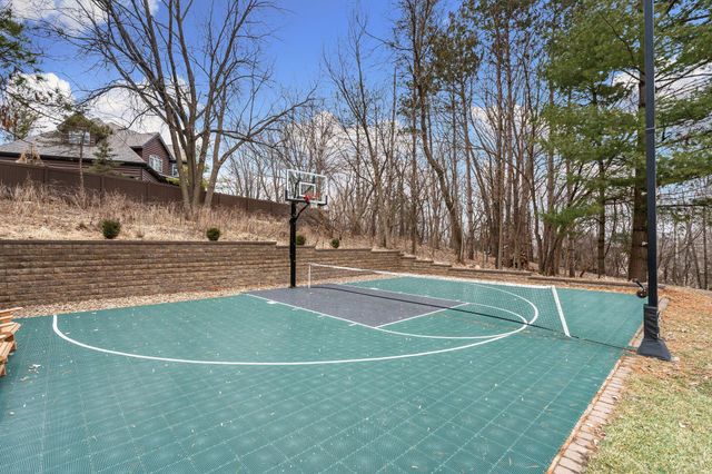 8760 Pine Crest Lane NW, Rochester, MN 55901