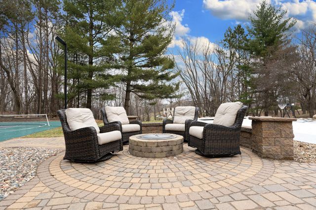 8760 Pine Crest Lane NW, Rochester, MN 55901