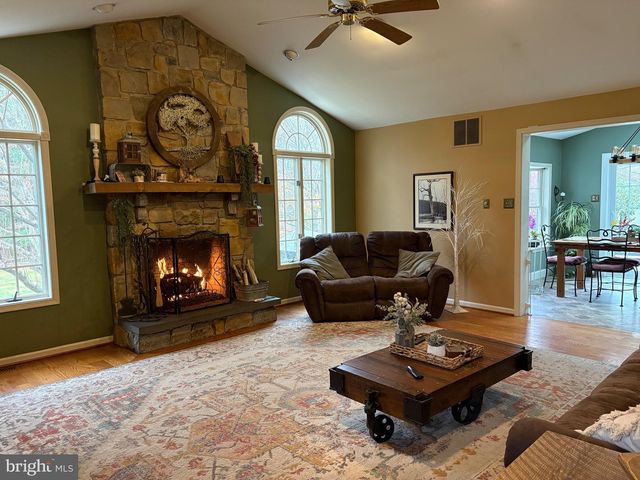 115 EVERGREEN DR, Downingtown, PA 19335