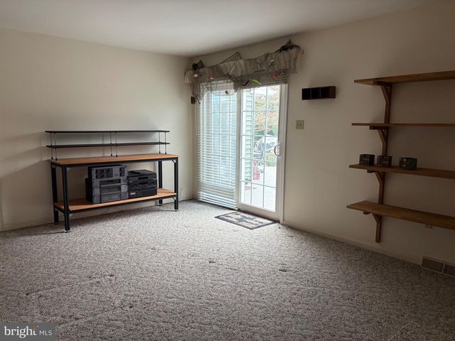 115 EVERGREEN DR, Downingtown, PA 19335