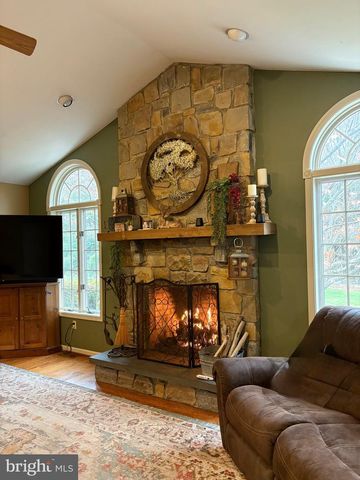 115 EVERGREEN DR, Downingtown, PA 19335