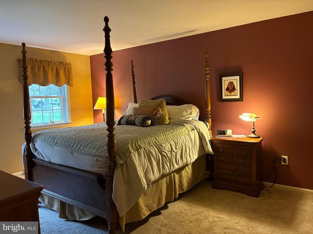 115 EVERGREEN DR, Downingtown, PA 19335