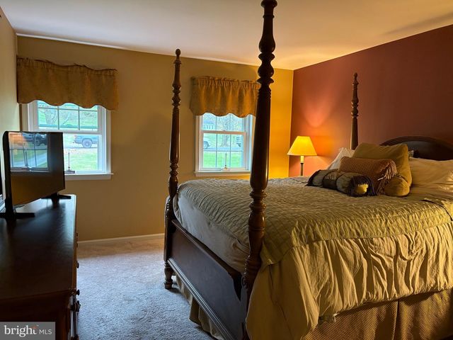 115 EVERGREEN DR, Downingtown, PA 19335