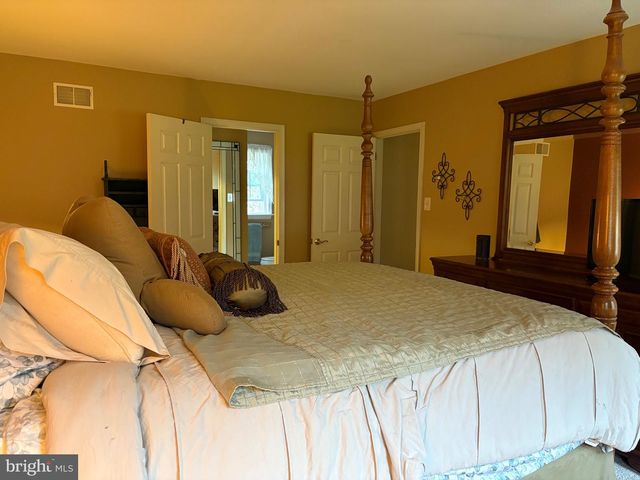 115 EVERGREEN DR, Downingtown, PA 19335