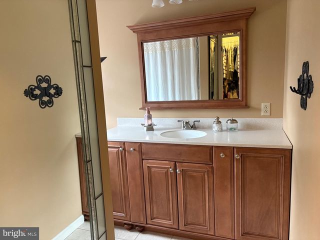 115 EVERGREEN DR, Downingtown, PA 19335