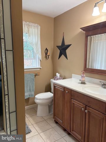 115 EVERGREEN DR, Downingtown, PA 19335