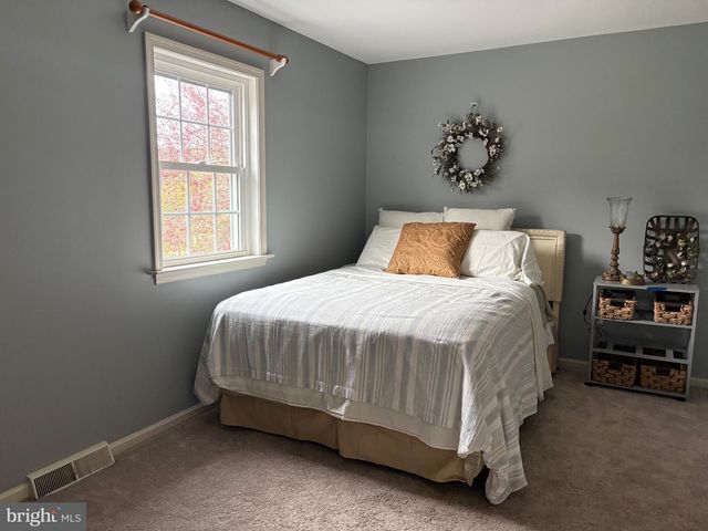 115 EVERGREEN DR, Downingtown, PA 19335