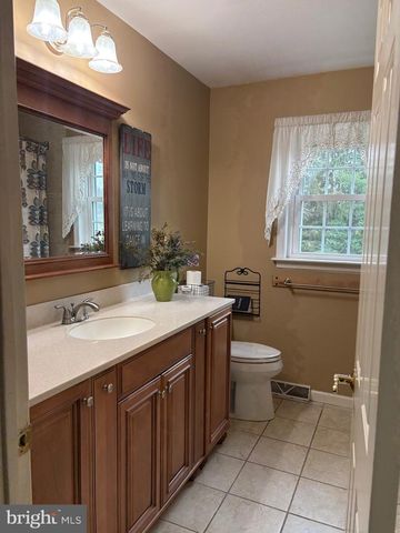 115 EVERGREEN DR, Downingtown, PA 19335