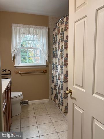 115 EVERGREEN DR, Downingtown, PA 19335