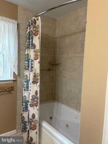 115 EVERGREEN DR, Downingtown, PA 19335