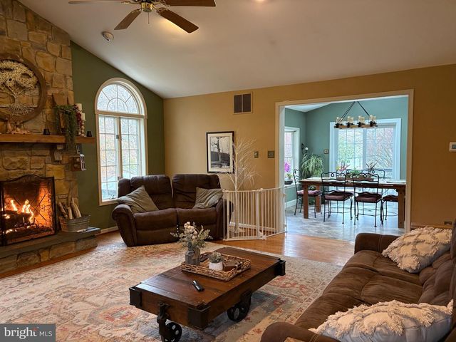 115 EVERGREEN DR, Downingtown, PA 19335