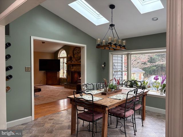 115 EVERGREEN DR, Downingtown, PA 19335