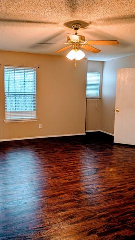 1433 Atkins Street, Cedar Hill, TX 75104