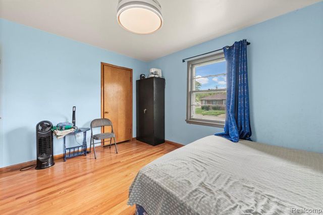 7208 Jackson Avenue, Warren, MI 48091