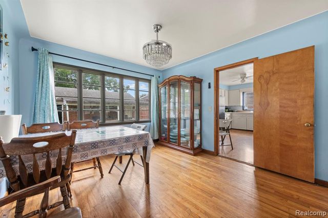 7208 Jackson Avenue, Warren, MI 48091