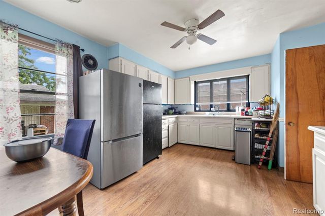 7208 Jackson Avenue, Warren, MI 48091