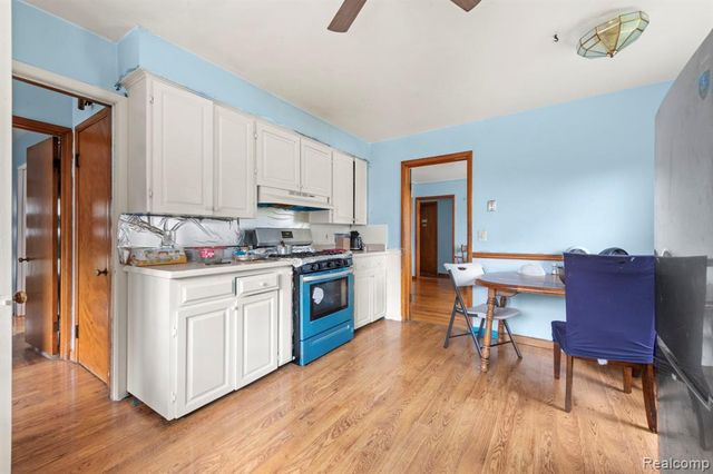 7208 Jackson Avenue, Warren, MI 48091