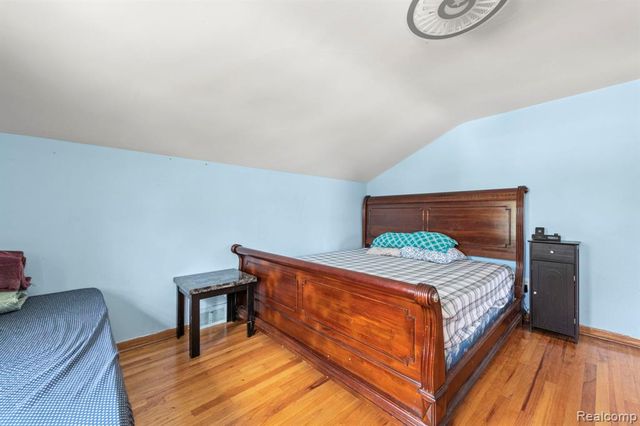7208 Jackson Avenue, Warren, MI 48091