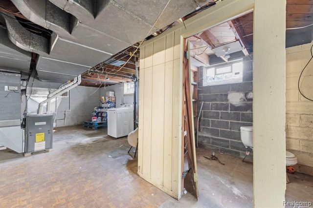 7208 Jackson Avenue, Warren, MI 48091