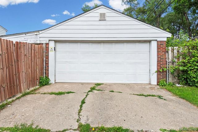 7208 Jackson Avenue, Warren, MI 48091