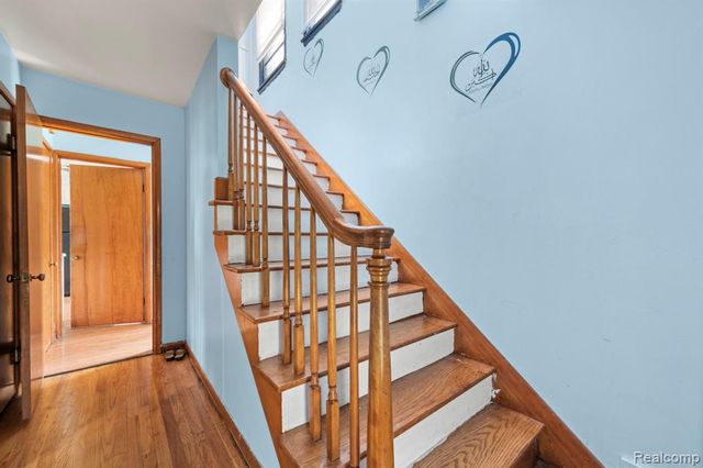 7208 Jackson Avenue, Warren, MI 48091