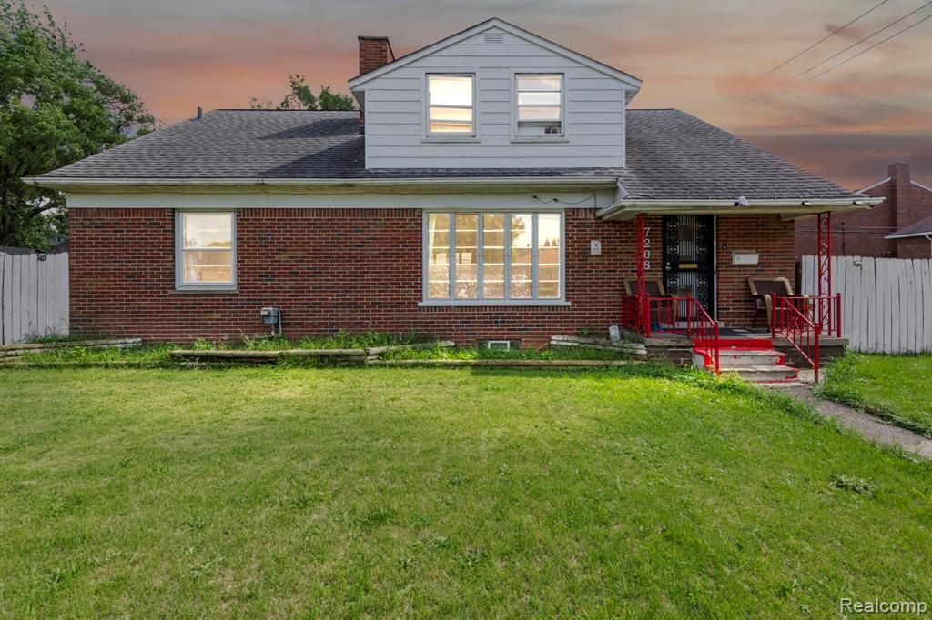 7208 Jackson Avenue, Warren, MI 48091