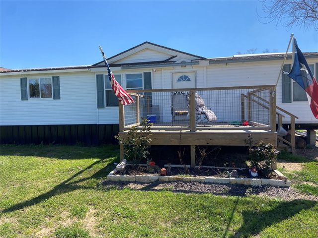 10507 E 159 Highway E, Bellville, TX 77418