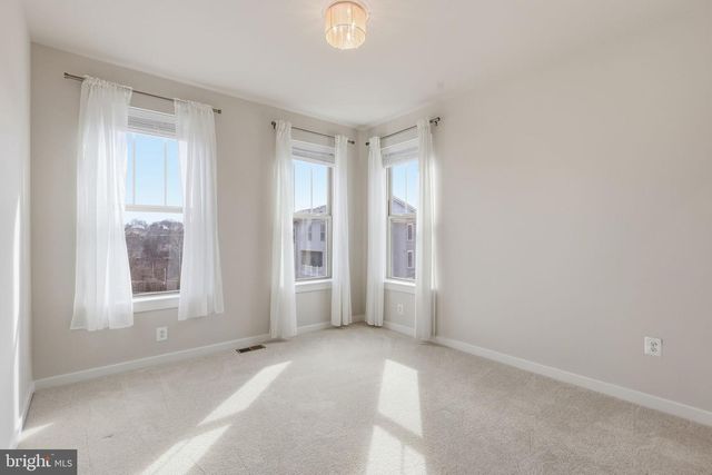 201-B PARK CENTRAL TER, Manassas Park, VA 20111