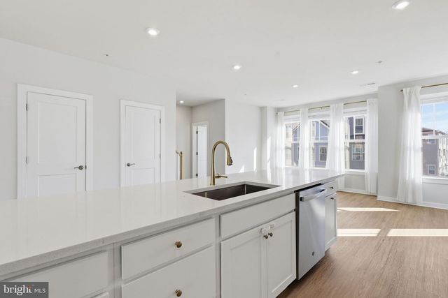 201-B PARK CENTRAL TER, Manassas Park, VA 20111