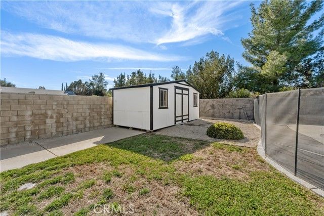 7090 Kenyon Avenue, Hesperia, CA 92345