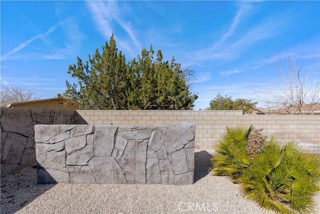 7090 Kenyon Avenue, Hesperia, CA 92345